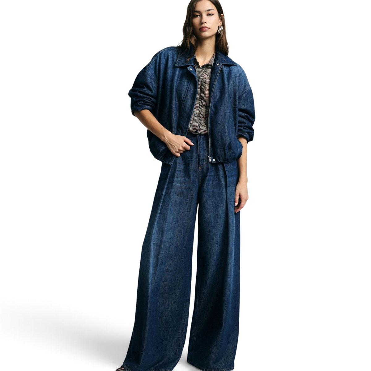 JEANS AMPI CON PINCES A VITA ALTA