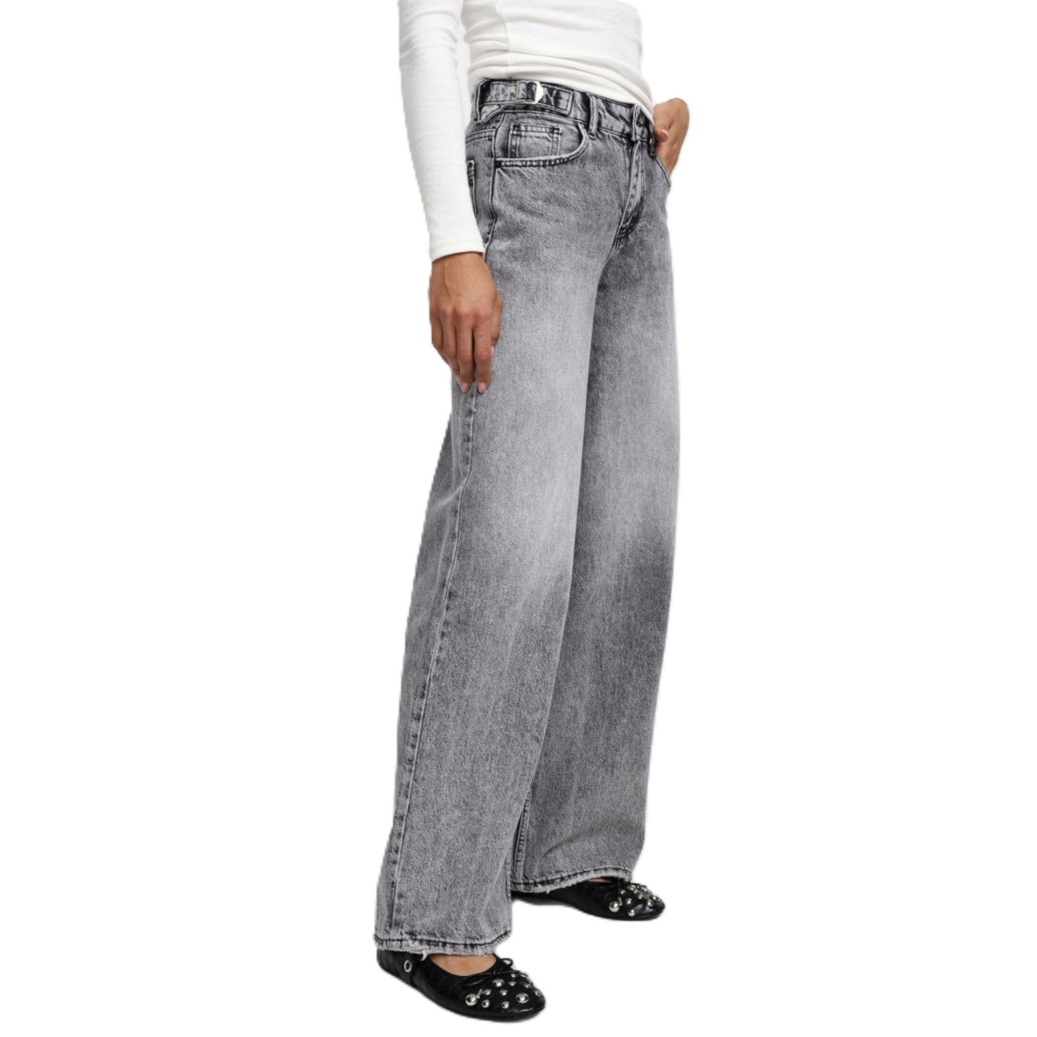 JEANS A GAMBA LARGA CON VITA ALTA