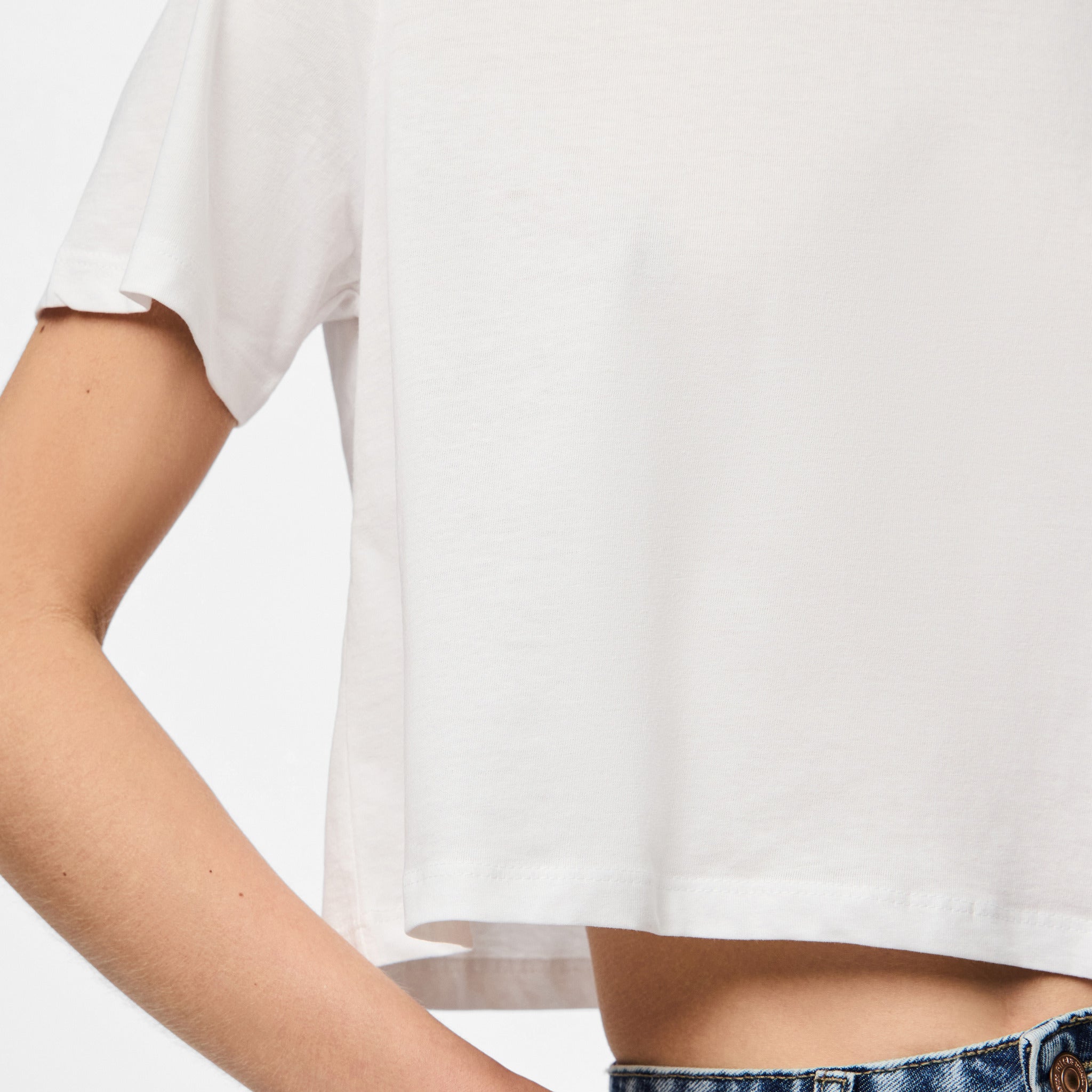 SARA SHORT TEE