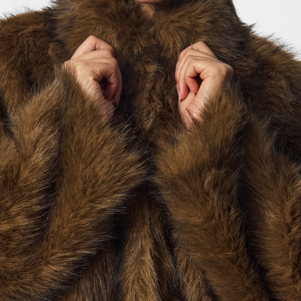 JILLA SHORT FLUFFY JACKET