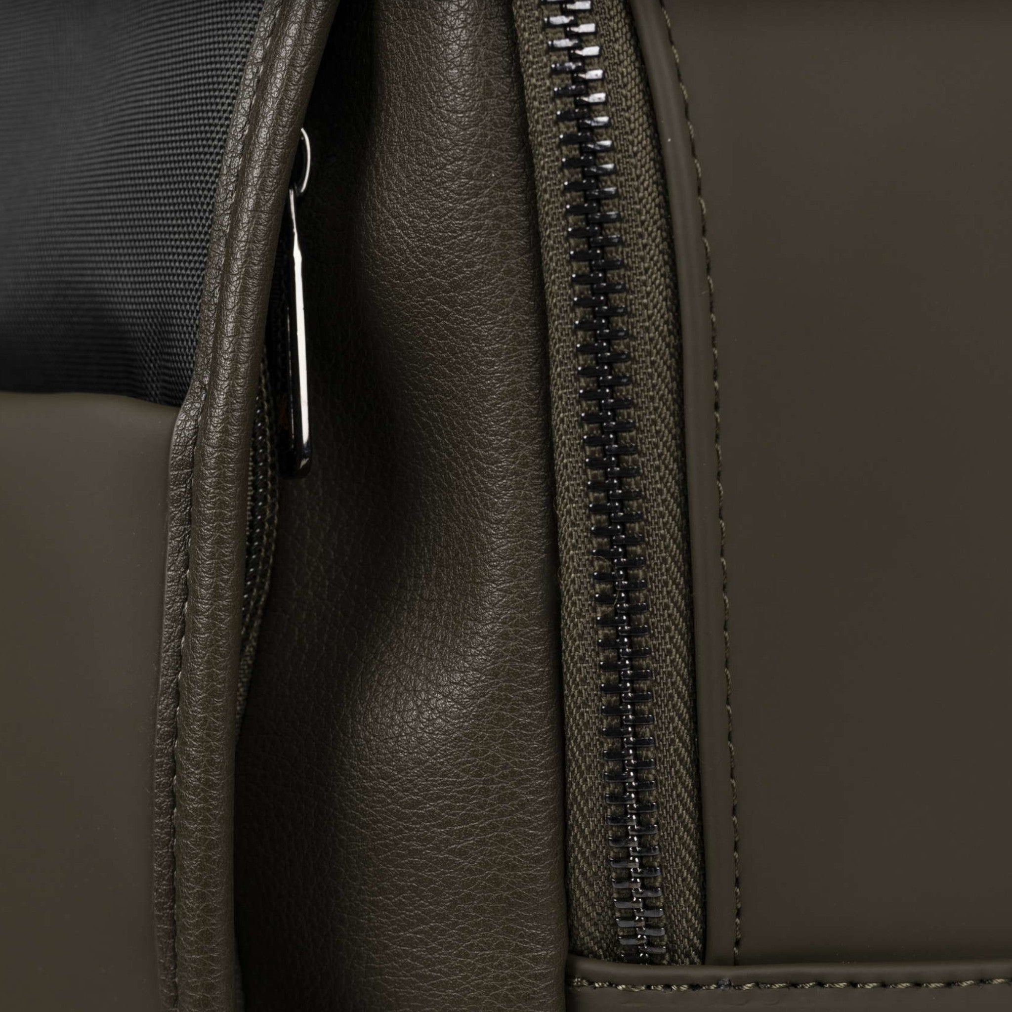 JUNGLE BACKPACK SQUARE