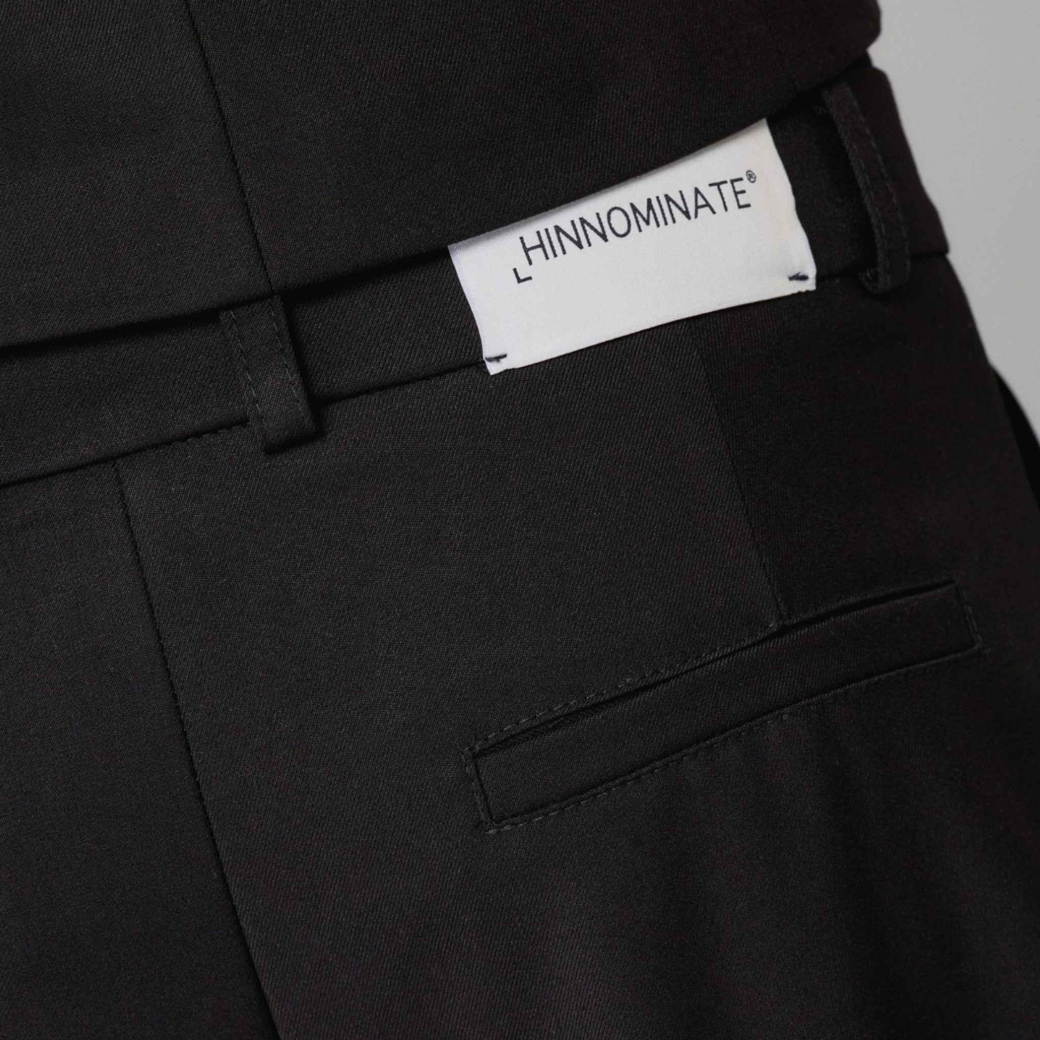PANTALONE IN TWILL VITA ALTA CON DOPPIO CINTO