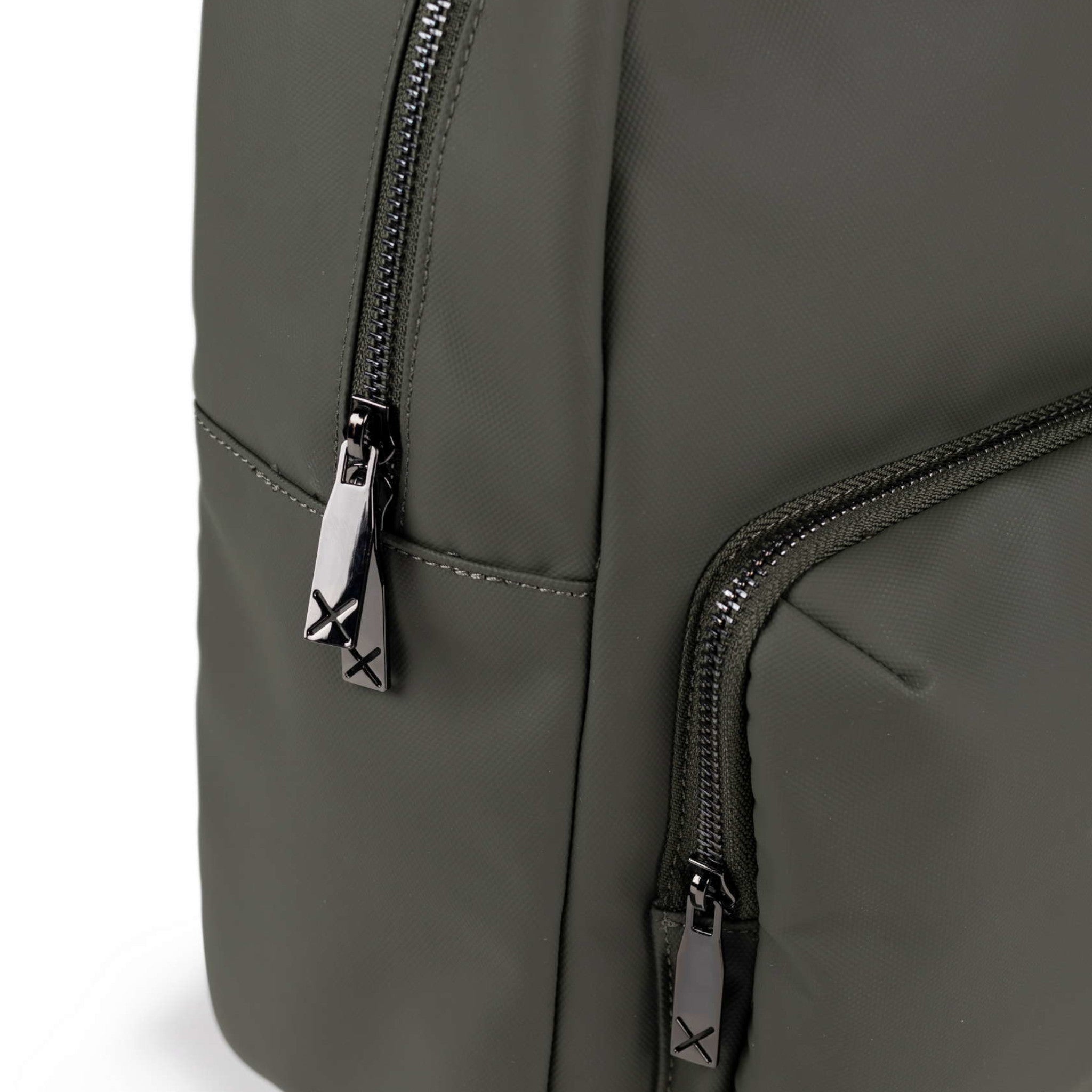 PEAK RECYCLED BACKPACK