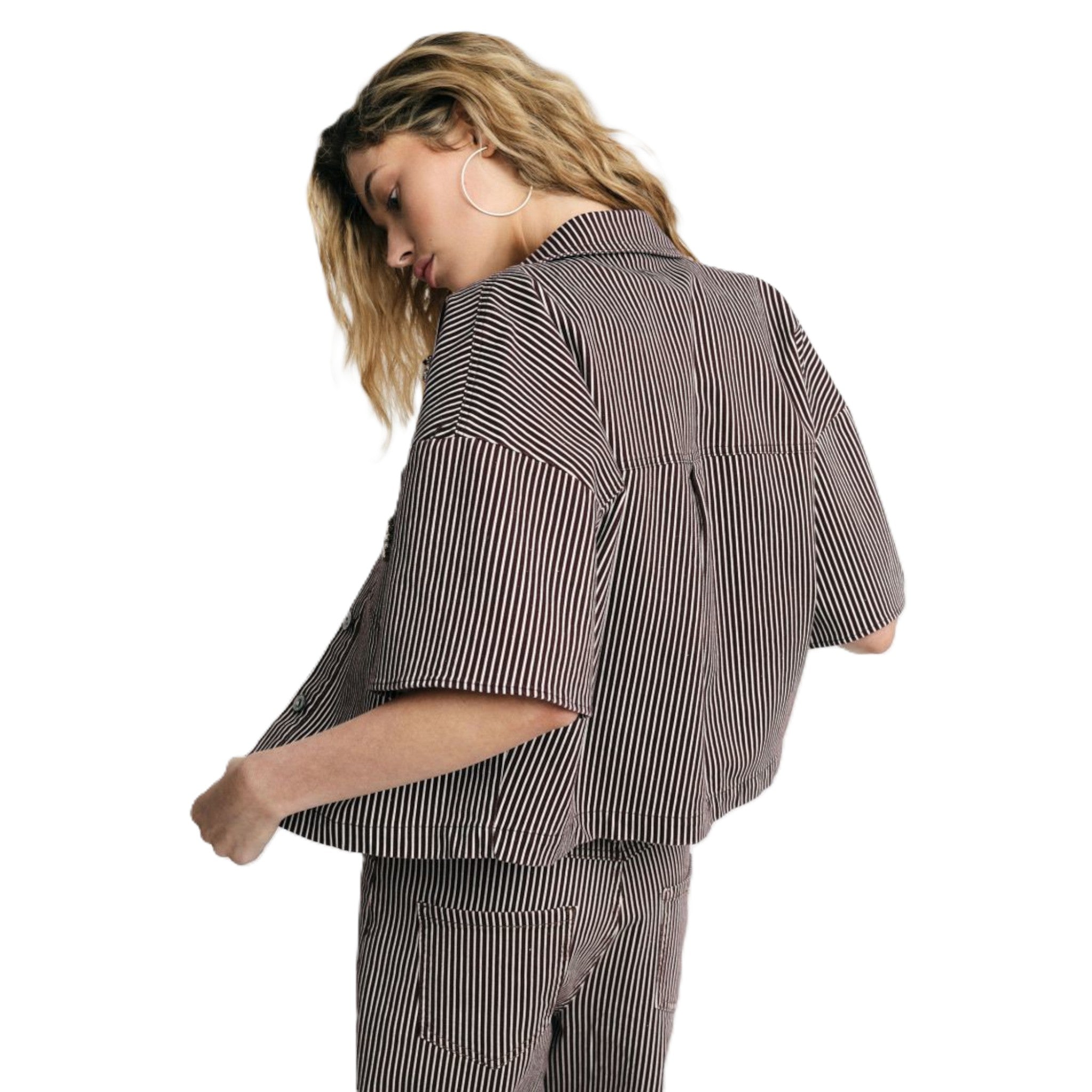 CAMICIA CORTA CON APPLICAZIONI GIOIELLO