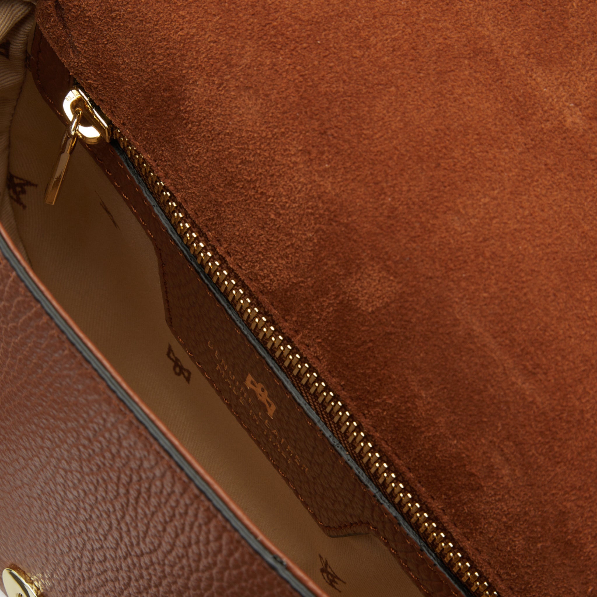 STELLA SMALL MESSENGER