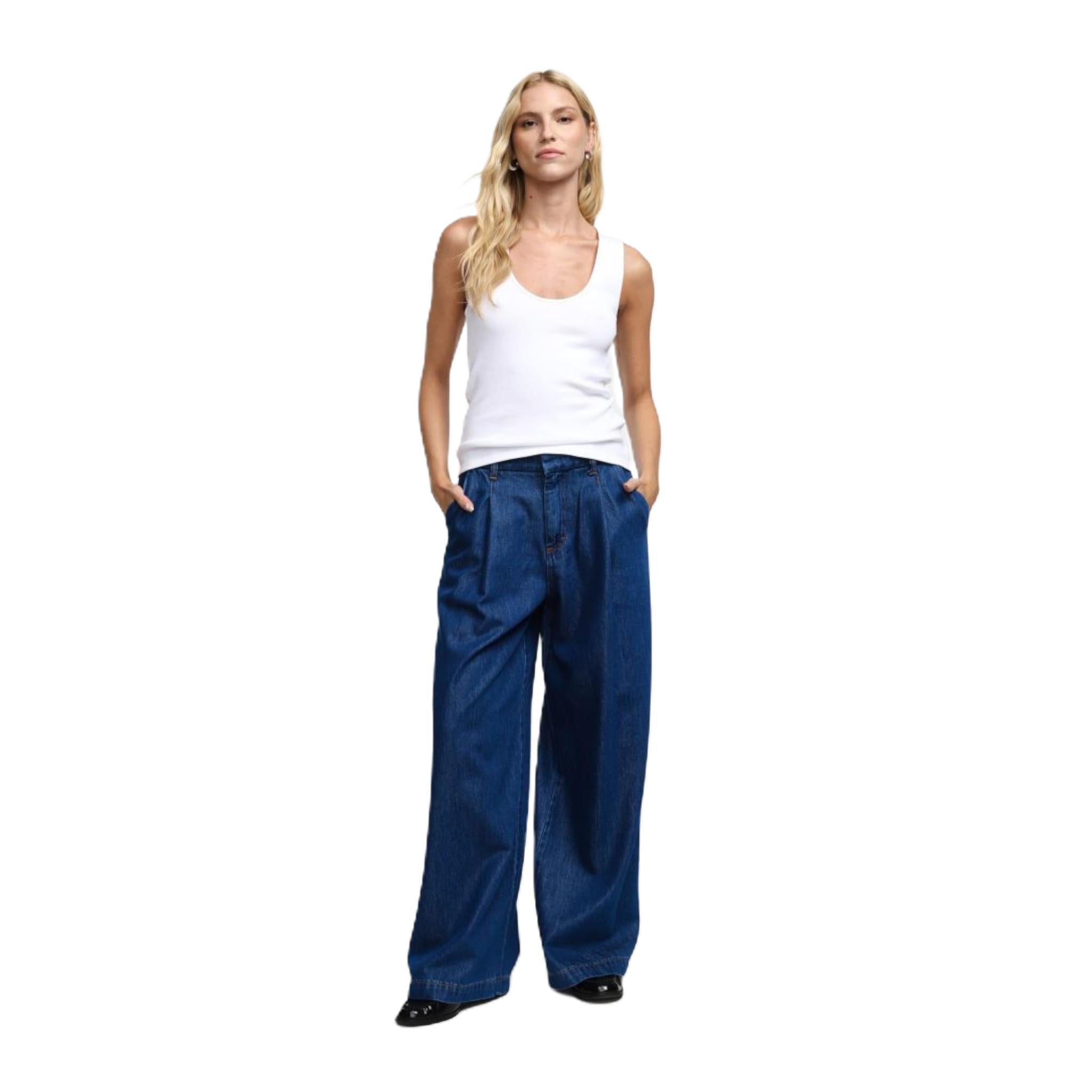 JEANS A GAMBA LARGA CON VITA ALTA