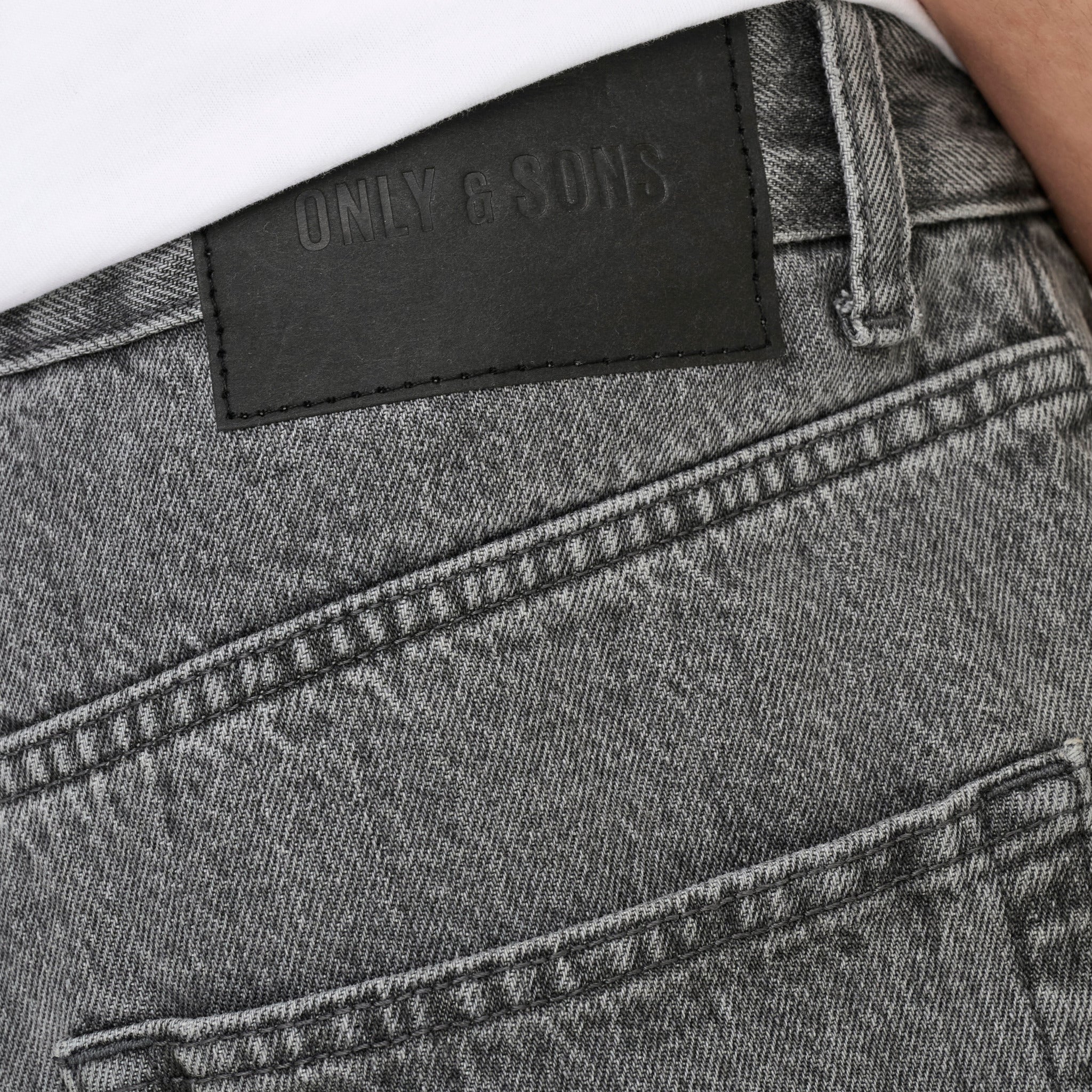 TYE LOOSE TAPERED DENIM