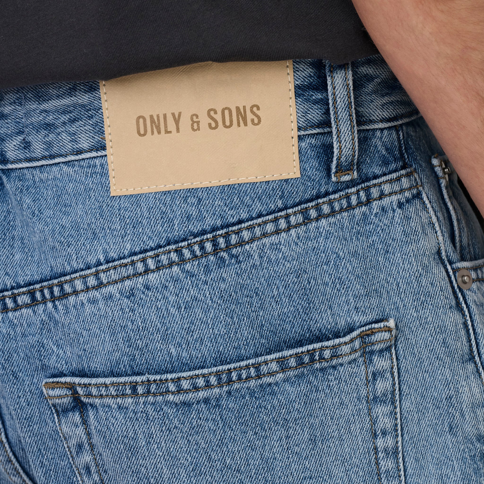 TYE LOOSE TAPERED DENIM