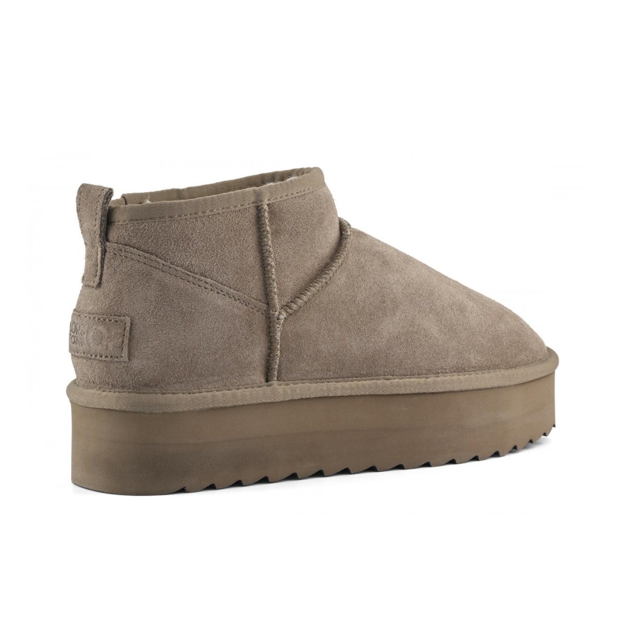 STIVALE INVERNALE CON SUOLA PLATFORM IN PELLE SCAMOSCIATA