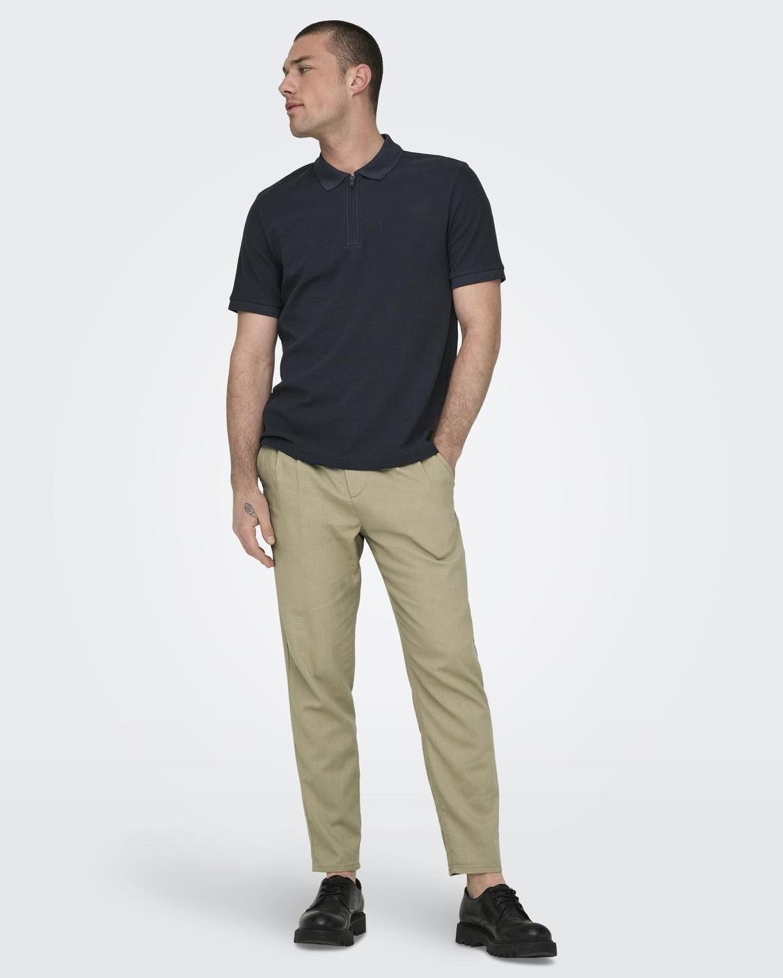 PANTALONI IN LINO