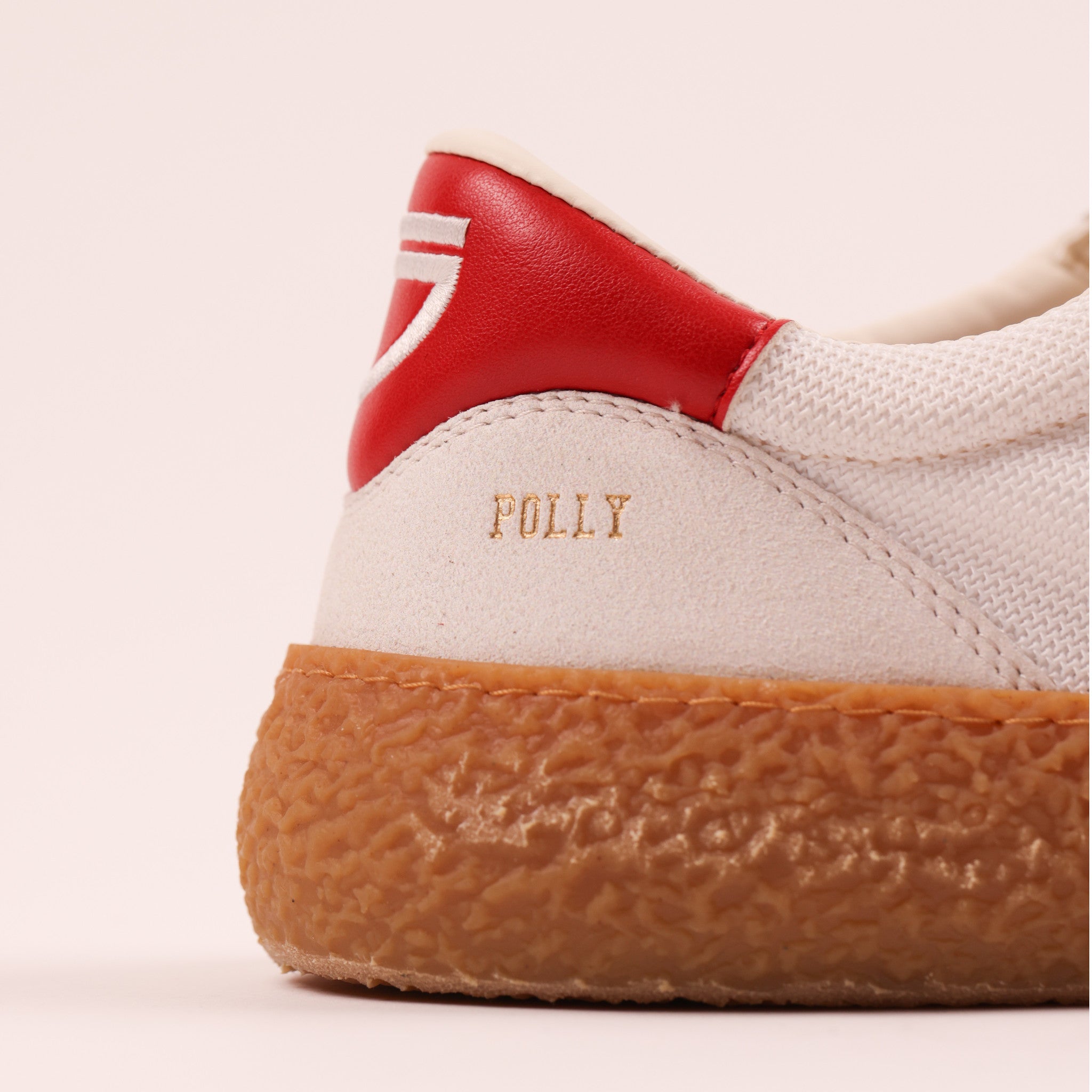 POLLY APPLE